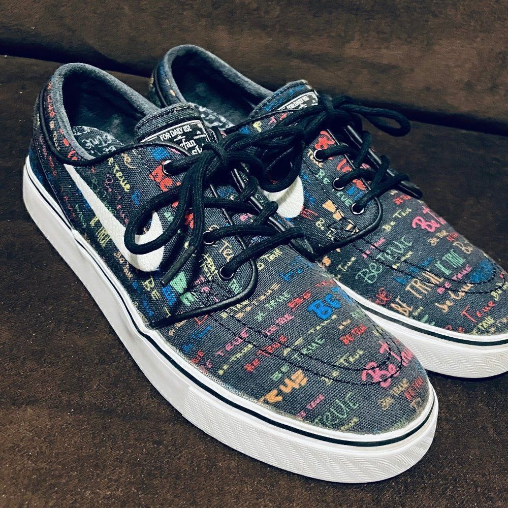 NIKE SB Stefan Janoski Be True Collection 7.5 US Mens 9 womens 40.5 EUR Multicol